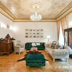 Stunning Charles Bridge Apartment Prag
